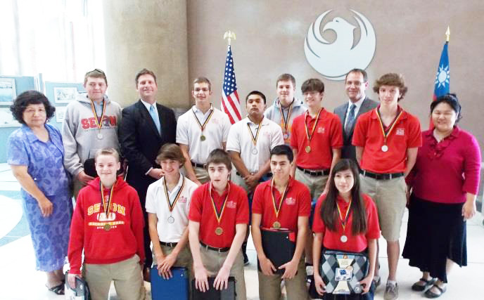 Stanton awards Seton students in Mandarin Chinese Program